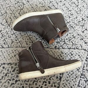 Kenneth Cole Dark Brown Leather Sneakers